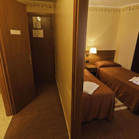 Hotel Relais Des Alpes Oulx Habitación foto