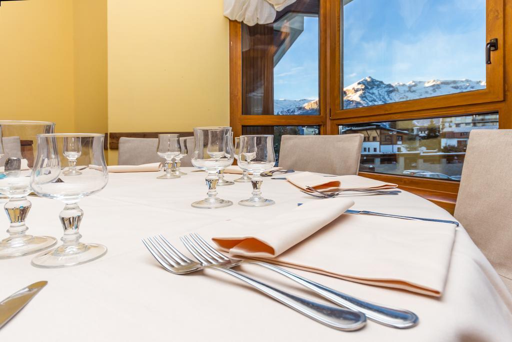 Hotel Relais Des Alpes Oulx Exterior foto